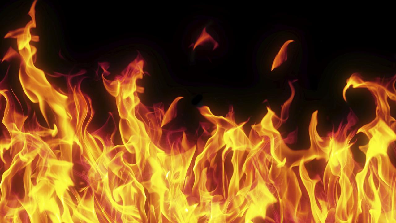 Children among those rescued by fireys from Chadstone home inferno