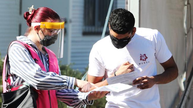 N800 students had to be tested at a pop-up station at the University of Newcastle. Picture: NCA NewsWire / Peter Lorimer