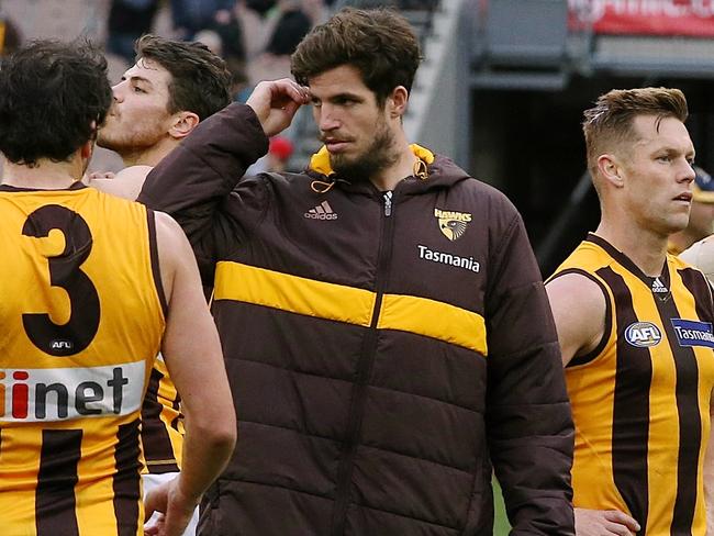 AFL Round 20 : Melbourne v Hawthorn Ben Stratton & Hawthorn players after the game Picture:Wayne Ludbey