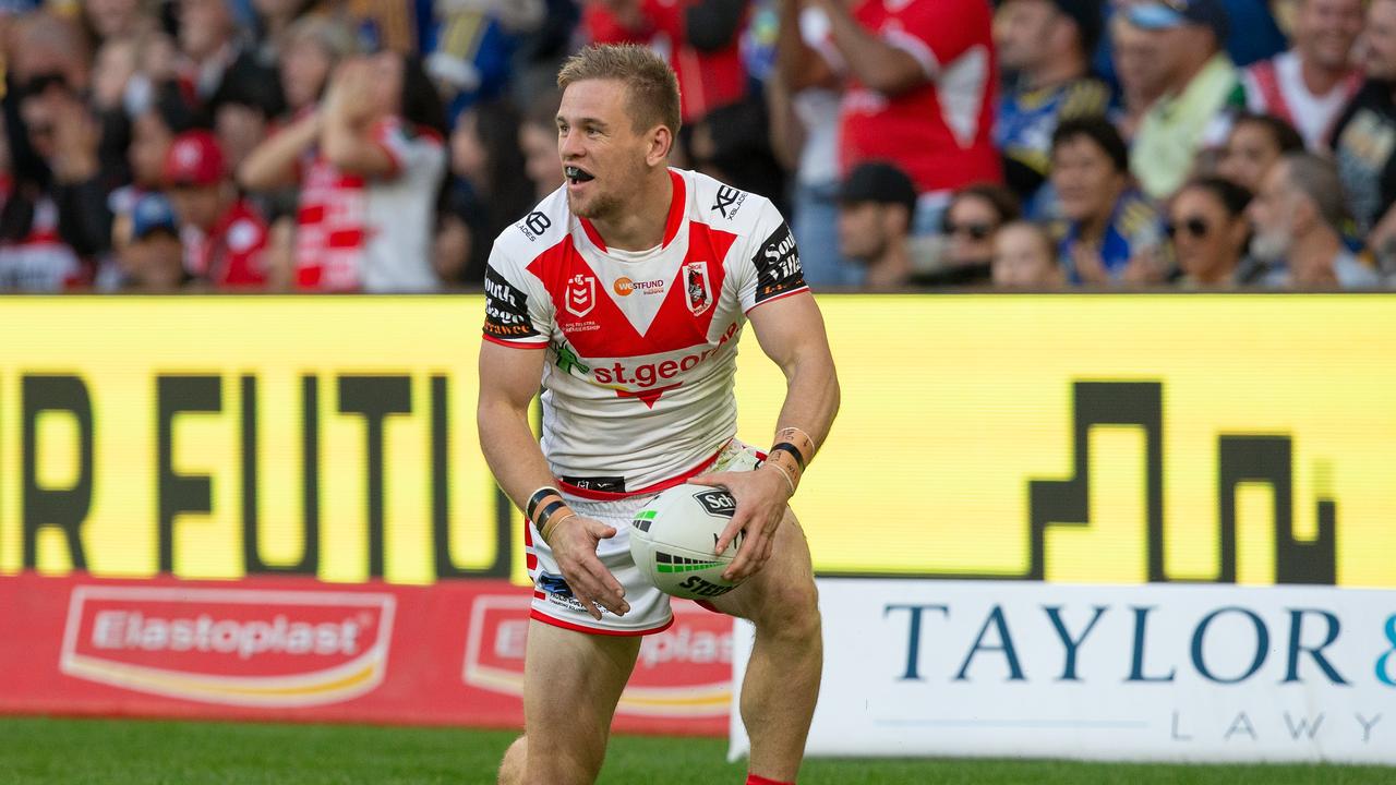 Mathew Dufty has revealed there has been little movement on a new Dragons deal.
