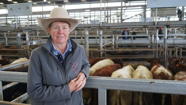 Bec Vuillermin, Vuiller Shorthorns, Yanakie, sold 10 Shorthorn steers, 387kg, for $1260 (325c/kg) at Leongatha.