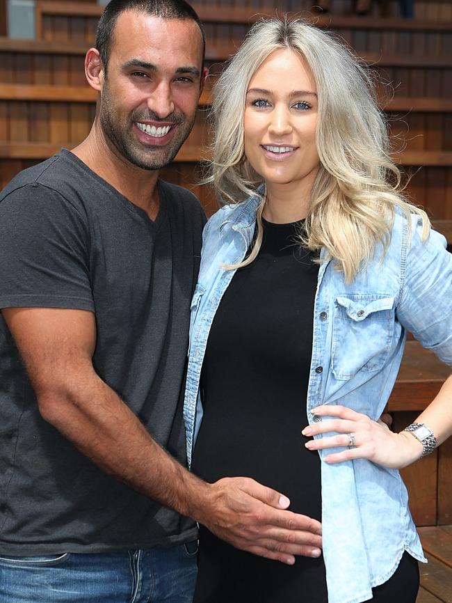 It was a long wait for pregnant Lisa. Picture: Julie Kiriacoudis