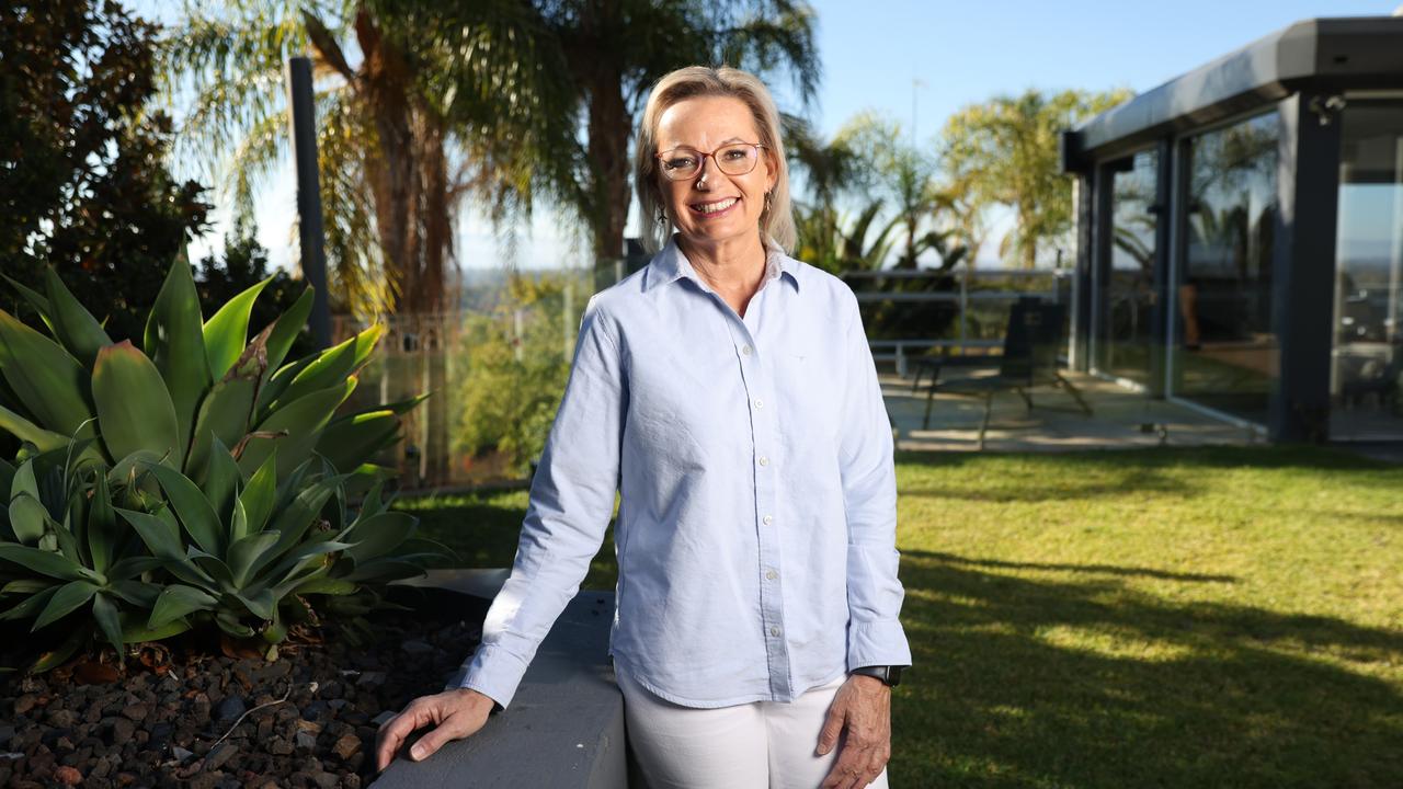 Ley faces pressure to dump net zero targets