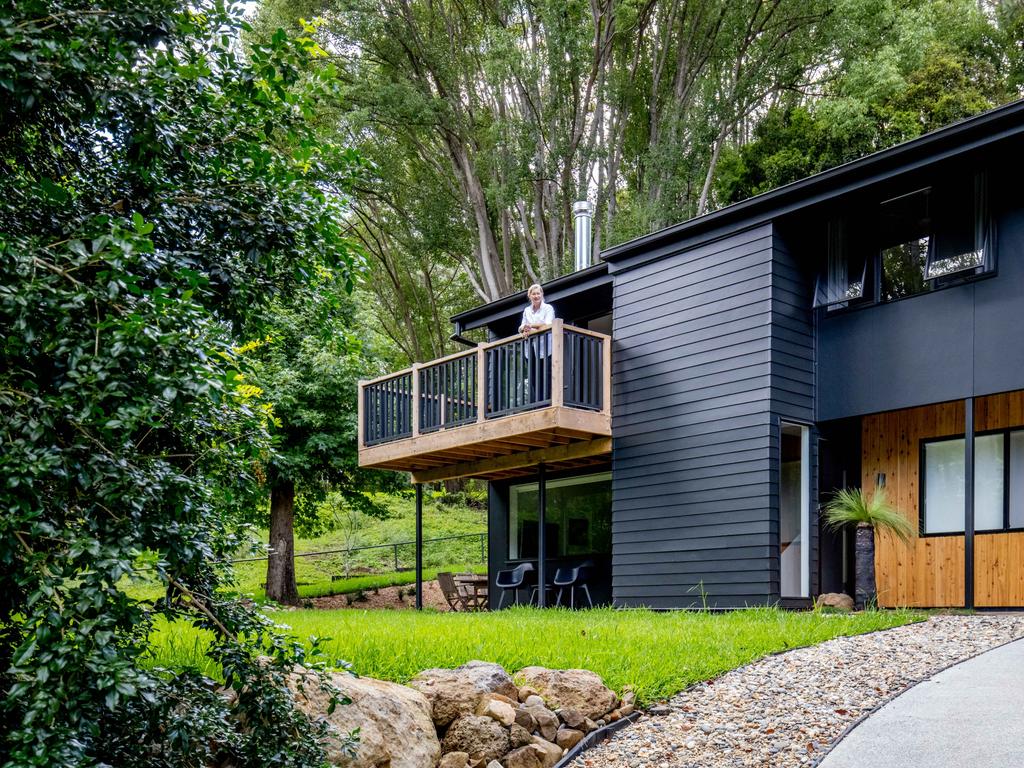 Tree changer Linsey Bamping at her Currumbin Valley home. Picture: Luke Marsden.