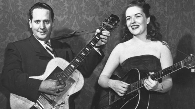 Les Paul and his wife Mary Ford in 1951.