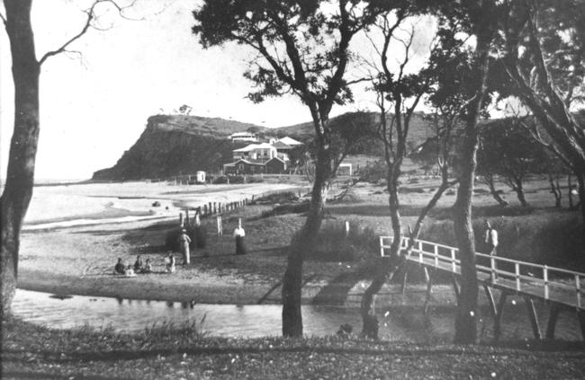 The mouth of Newport Lagoon c1910.