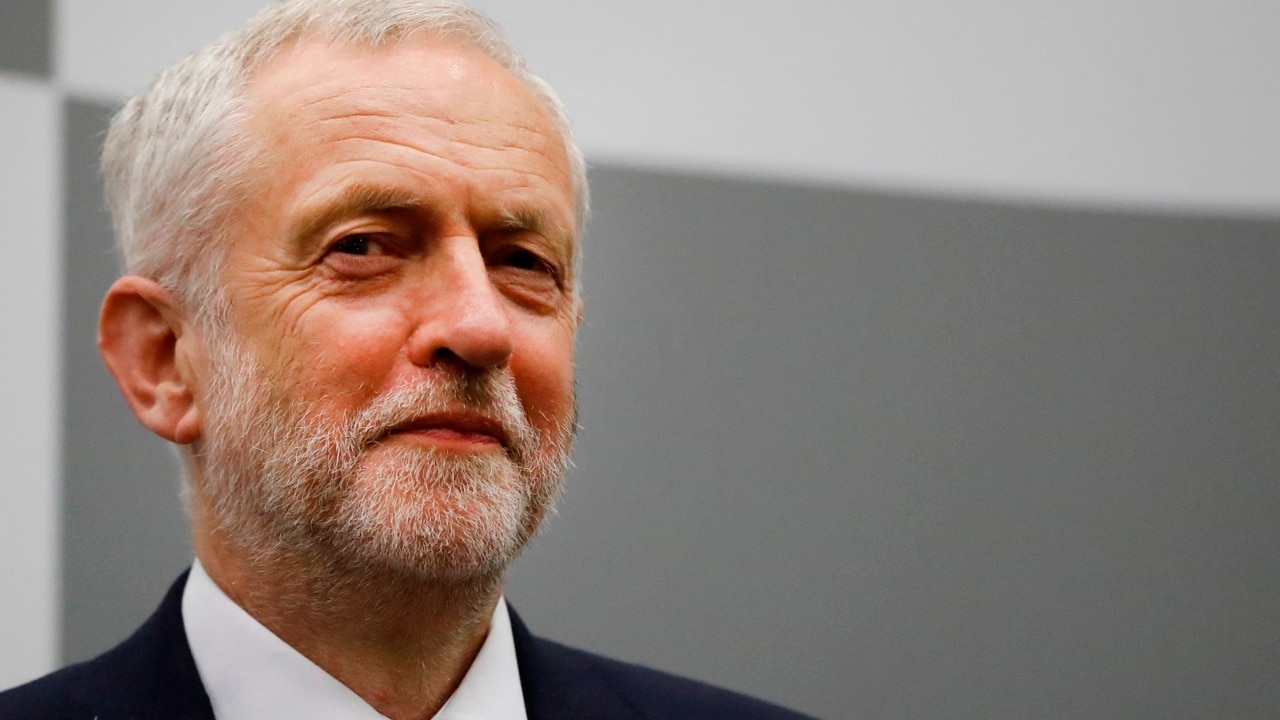 Jeremy Corbyn backs Brexit second referendum