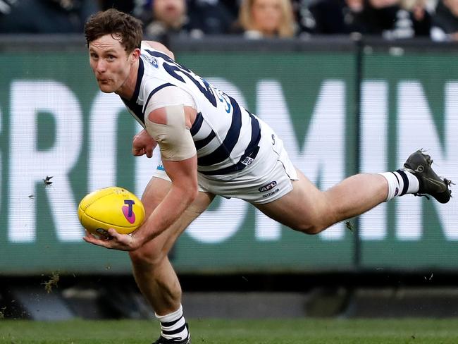 Jed Bews of the Cats in action in the qualifying final (Photo by Dylan Burns/AFL Photos via Getty Images)