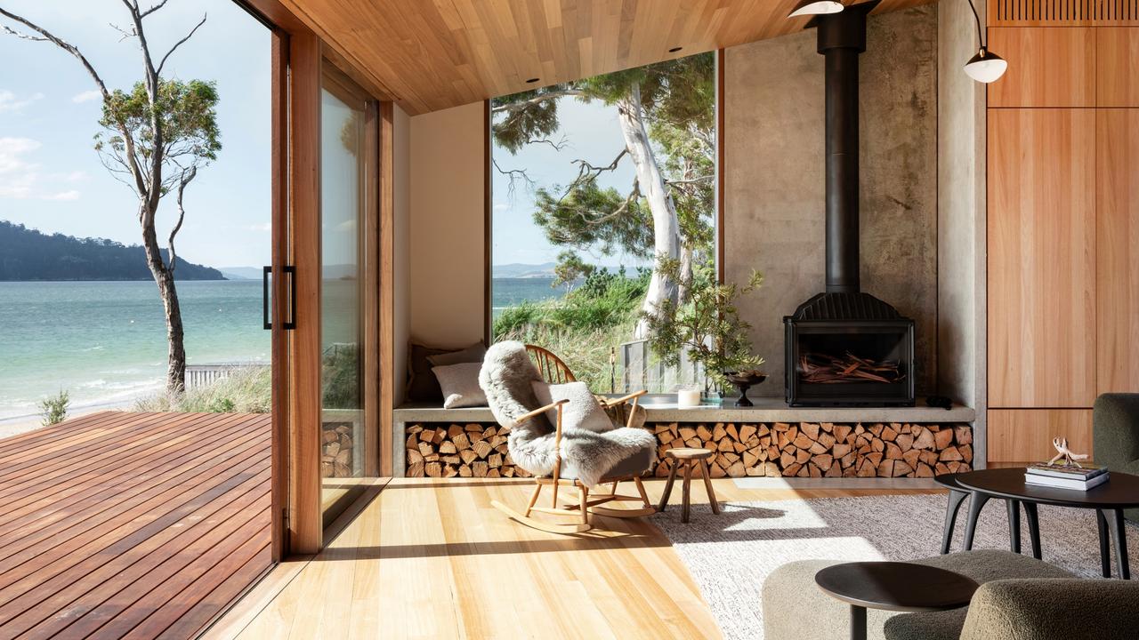 New House Over 200sq m Nebraska by Lara Maeseele. Photography by Adam Gibson