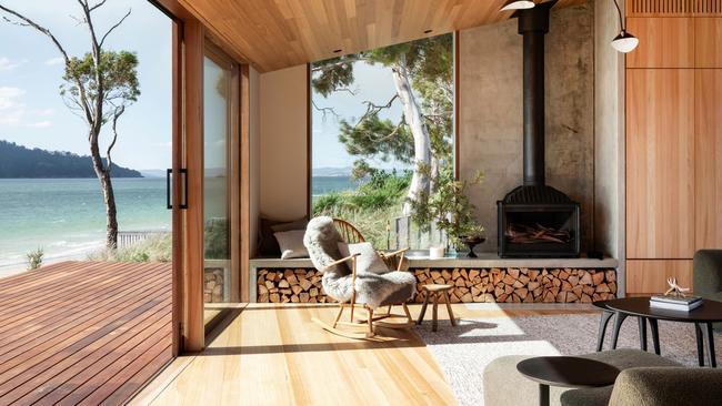 New House Over 200sq m Nebraska by Lara Maeseele. Photography by Adam Gibson