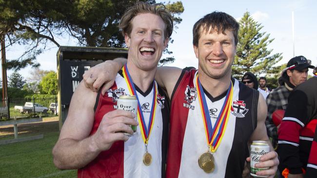 Tom and Sam Jonas celebrate their 2024 KIFL flag. Picture: Brett Hartwig