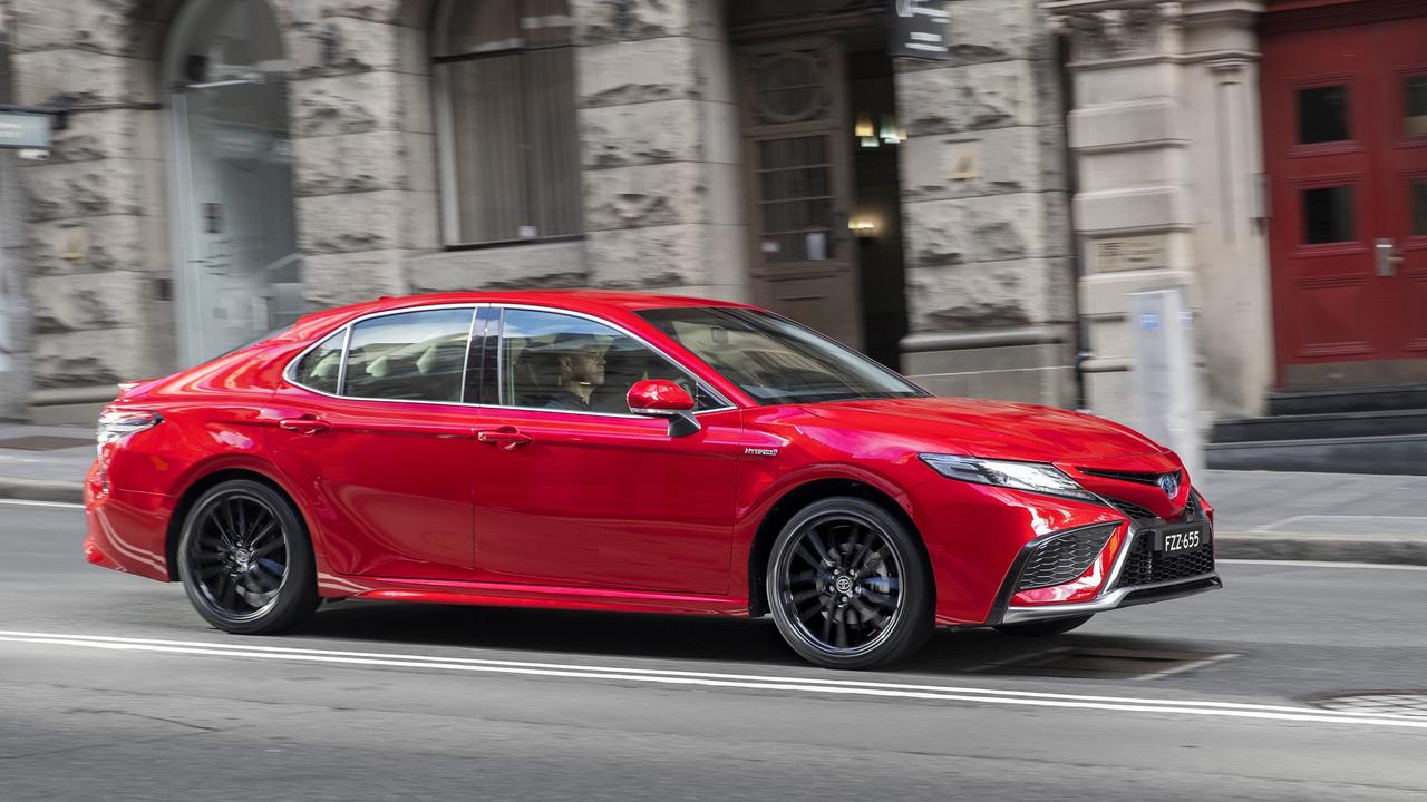 The Toyota Camry is a popular choice for cab and uber drivers for good reason.