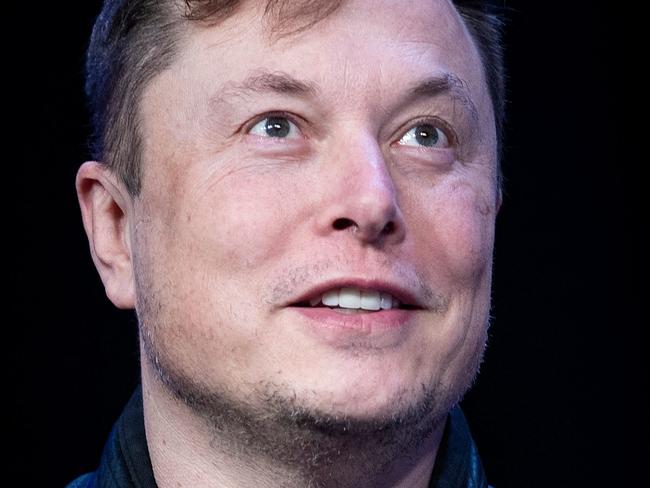 Musk sets deadline to put man on Mars