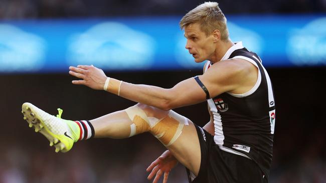 Should Nick Riewoldt retire? Grant Thomas says yes, or go into defence. Picture: Michael Klein