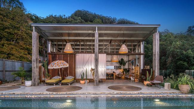 Poolside shelter and comfort in Byron Bay.