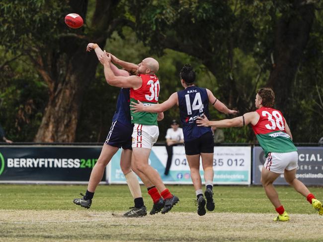 Pines ruckman Russell Gabriel competes hard. Picture: Valeriu Campan