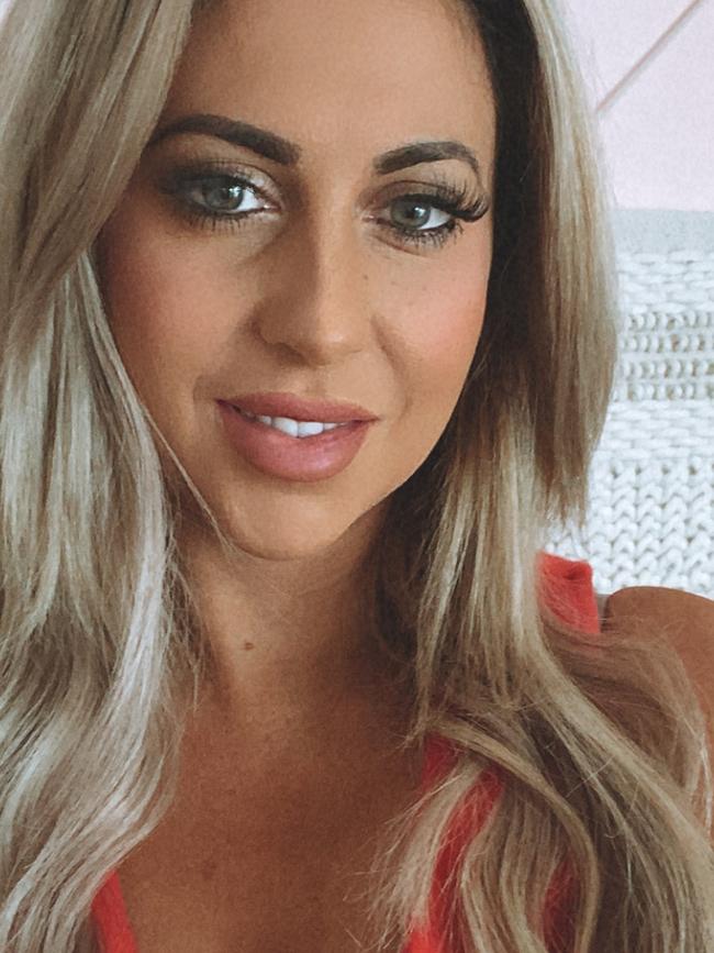 Kara Mainwaring – Akora Hair Salon.
