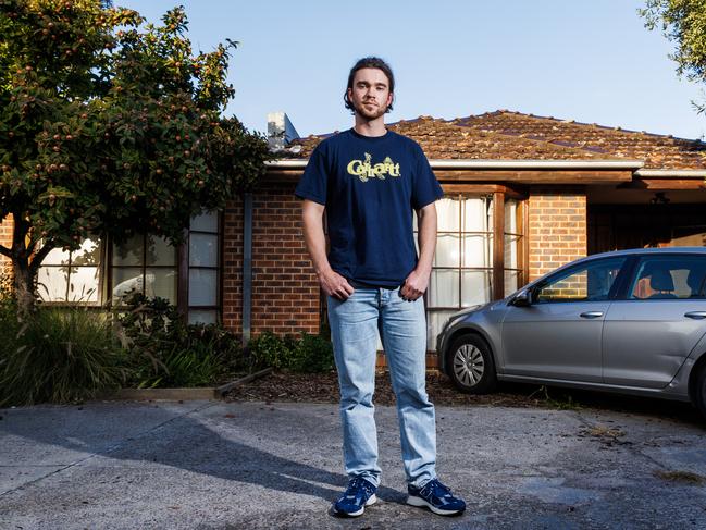 26/04/2023 Cass Rivette at his share house in South Yarra. Melbourne's rental market pressures are intensifying as strong demand is leading to a lack of stock and increasing rents. Cass is a part-time worker/uni student who's dealt with struggles in the rental market, paying almost $100 more a week after moving into a new share house in the last month. Aaron Francis / Herald Sun