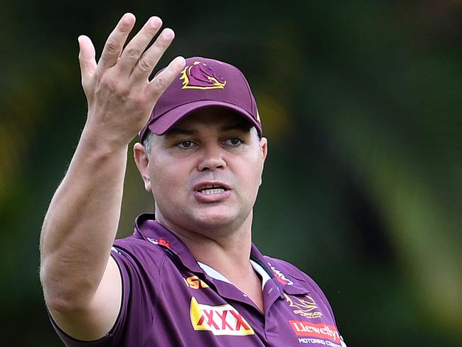 Brisbane Broncos new head coach Anthony Seibold is seen during pre-season  training in Brisbane, Tuesday, December 11, 2018. (AAP Image/Dan Peled) NO ARCHIVING