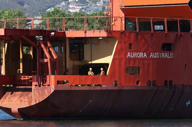 Final voyage out of Hobart for the Aurora Australis. Picture: NIKKI DAVIS-JONES