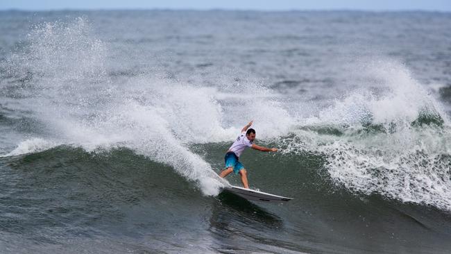 Joel Parkinson of Australia advances to the semifinals after placing second in quarterfinal heat 4 ​of the 2018 Hawaiian Pro at Haleiwa, Oahu, Hawaii, USA. Picture: HEFF/WSL