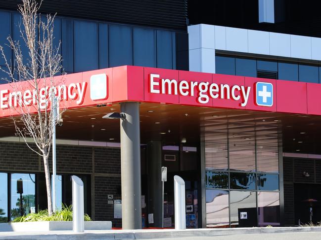 SYDNEY, AUSTRALIA - NewsWire Photos, AUGUST, 26, 2021; Blacktown Hospital under pressure with patients who are now being screened and swabbed  for Covid-19 in outdoor tents to manage the surge in the Hotspots of Western Sydney. Picture: NCA NewsWire/ Gaye Gerard