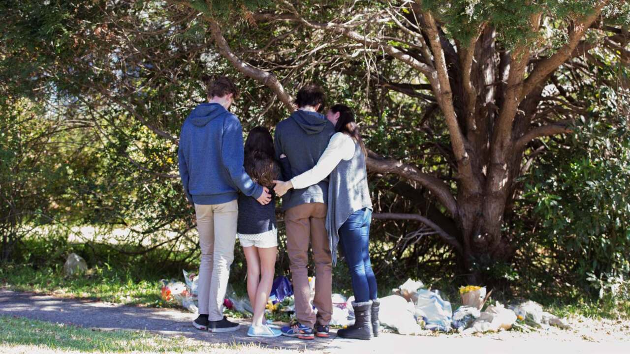 Tributes for Sydney teenagers killed by father