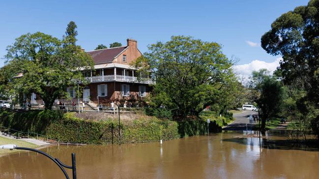 Windsor Bridge today, the water has peaked below the bridge after heavy rain this week. Picture: NCA NewsWire / David Swift