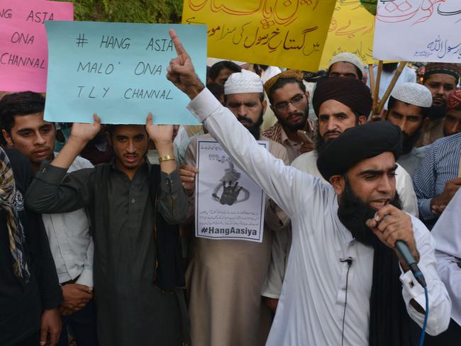 Pakistani Sunni Muslims protest against Asia Bibi. AFP Photo/ Arif Ali