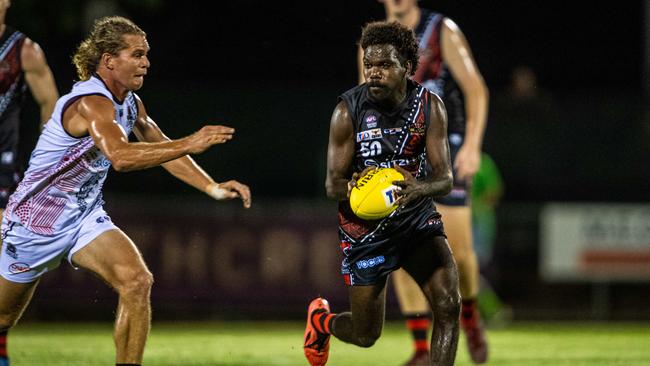 Brendan Kantilla playing in the 2024-25 NTFL season. Picture: Pema Tamang Pakhrin