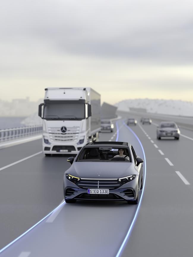 Mercedes-Benz says the new automatic lane changing function can help eradicate traffic jams.