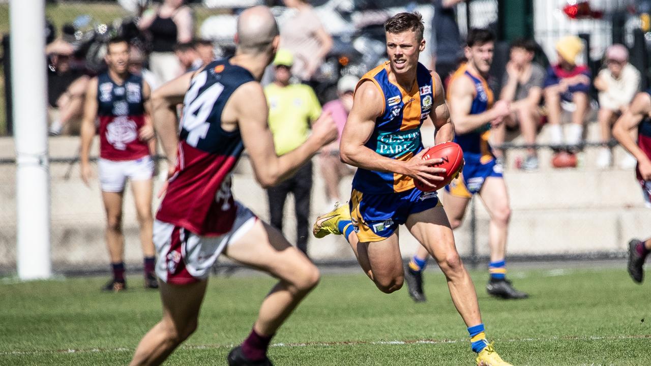 Cohuna Kangas, Corowa-Rutherglen on recruiting blitzes