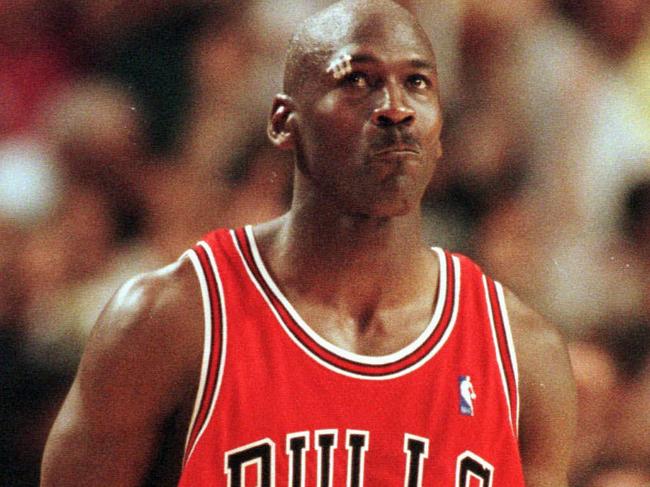 26/05/1998 PIRATE: 26/05/1998 PIRATE: 25May98- Chicago Bulls' Michael Jordan walks off the court after he missed Chicago's final shot against the Indiana Pacers in Game 4 of the Eastern Conference finals in Indianapolis. The Pacers won 96-94 to even the series at two games apiece. (AP).p/r /basketball