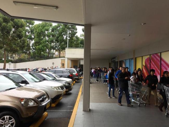 The queues outside a North Rocks ALDI this morning. Source: Supplied.