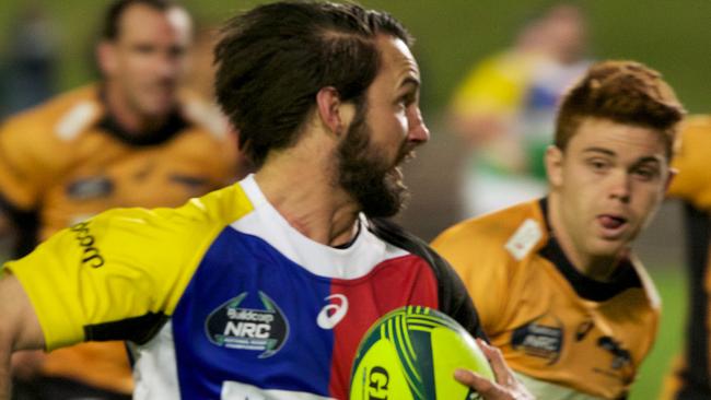 North Harbour Rays fullback Dave Feltscheer on the charge.