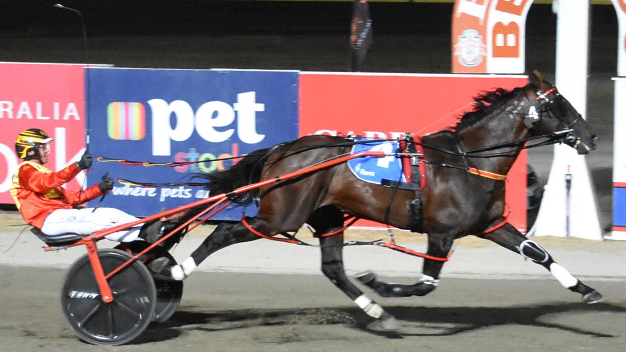 Code Bailey romping to victory in the Bendigo Cup.