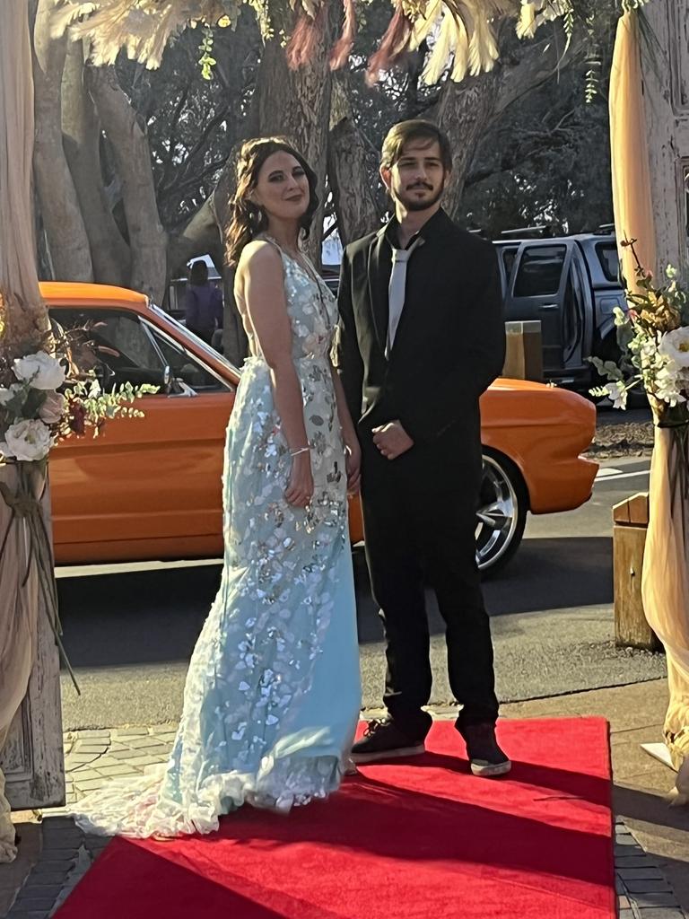 Jasmine Andrews and Riley Wellings arrive Hervey Bay State High School's formal.