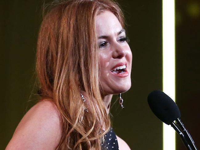 SYDNEY, AUSTRALIA - DECEMBER 07: Isla Fisher is awarded the Trailblazer Award at the 6th AACTA Awards Presented by Foxtel at The Star on December 7, 2016 in Sydney, Australia. (Photo by Mark Metcalfe/Getty Images for AFI)