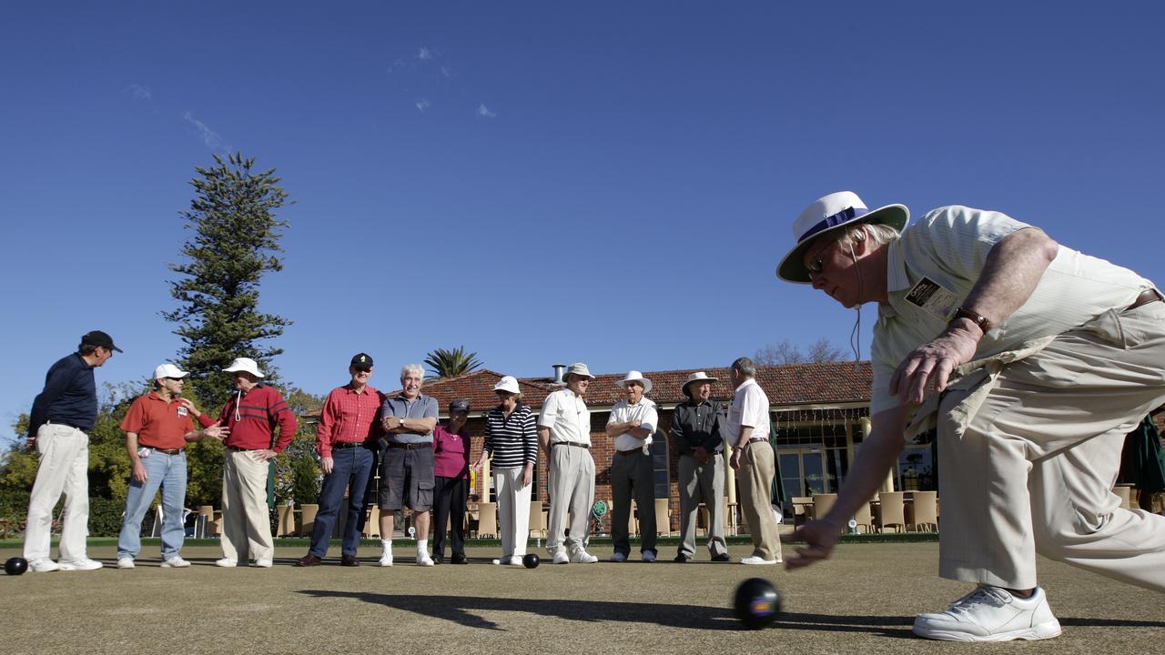 Those who attended the dining room at the Hunters Hill Bowling Club on August 23 from 12pm to 2pm should get tested for coronavirus and isolate for 14 days, even if their test comes back negative.