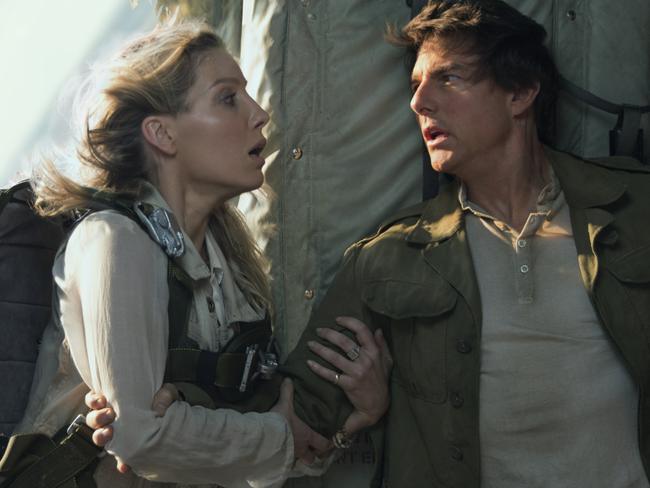 Annabelle Wallis and Cruise in a scene from The Mummy.