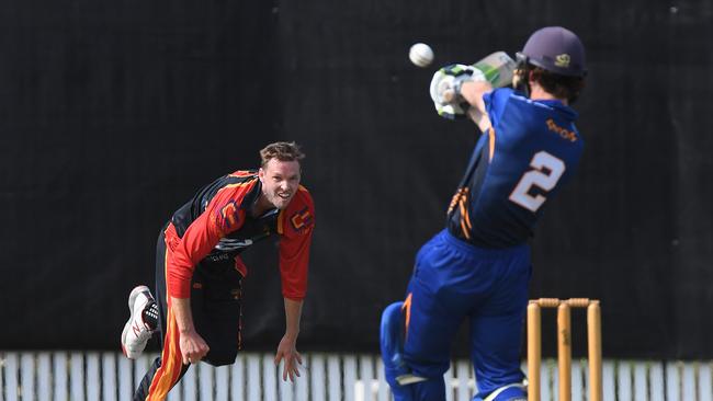 Sunshine Coast Scorchers against Sandgate-Redcliffe T20 cricket match at Kerry Emery Oval. Ben Laughlin bowls for the Scorchers