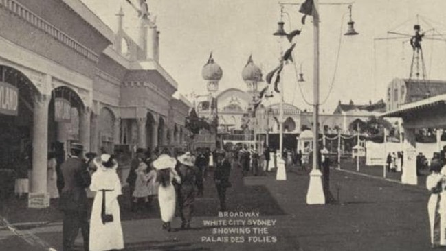 The Broadway in White City showing the Palais Des Folies. Picture: National Library of Australia