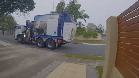 Seemingly unaware, the driver continued on their run. Picture: Reddit/Ok_Manufacturer2481