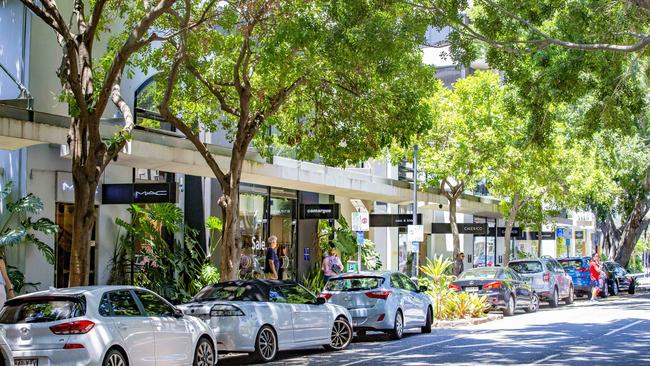 Cars parked on James Street, Fortitude Valley – a suburb that has many 15-minute bays and attracted many offences. (AAP Image/Richard Walker)