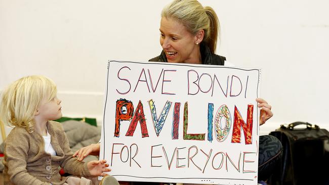 L to R: Ayah -3 with Katrina de Jersey show their support at The Save Bondi Pavillion Concert in Bondi Pavillion. Picture: John Appleyard