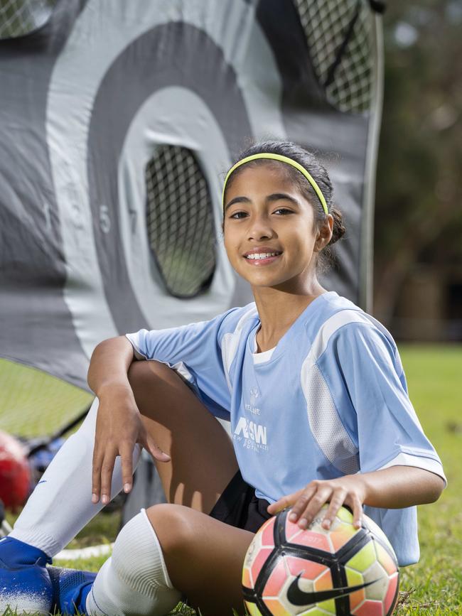 Aiyana Fernandez in soccer kit.