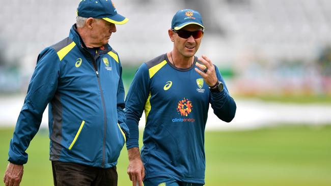 Greg Chappell believes Smith should be left free of the burden of leadership to concentrate on runs.