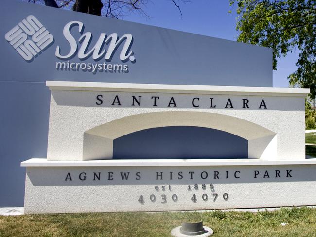 A sign marks the entrance to the headquarters of Sun Microsystems in Santa Clara, California, in 2009, before its acquisition by Oracle.