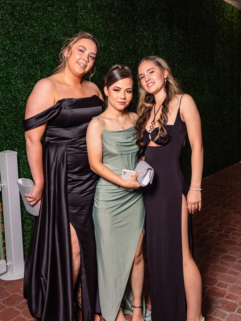 Isabelle Payne, Maksa Ahmad, and Tianah Kamaric. Guilford Young College, Leavers Dinner 2023. Picture: Linda Higginson
