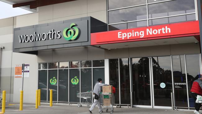 Woolworths in Epping North was the correct Covid exposure site. Picture: NCA NewsWire / David Crosling